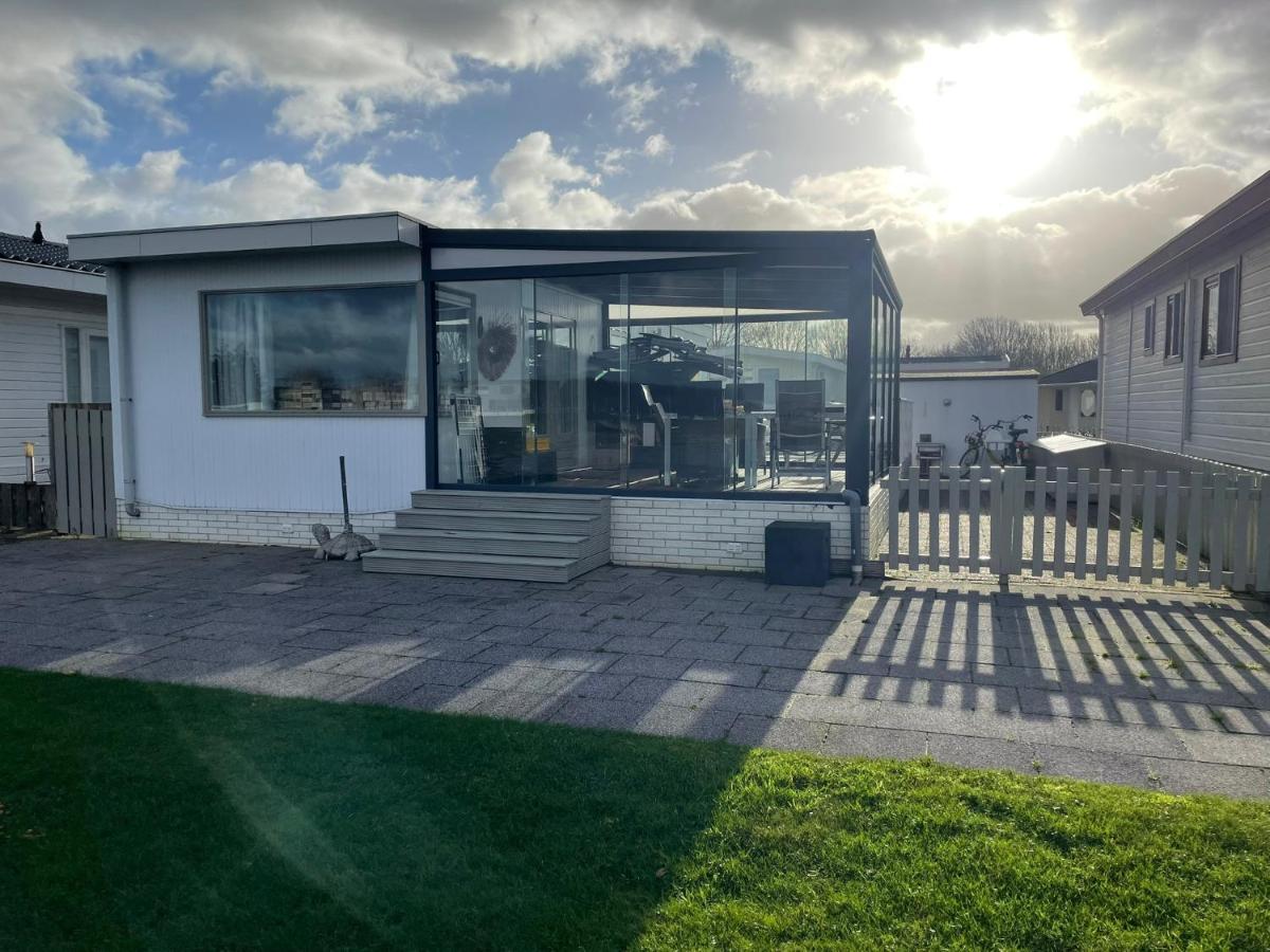 Luxe Chalet Direct Aan Het Water Met Strand Lith Exteriér fotografie
